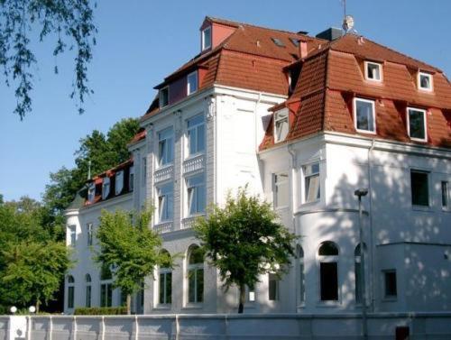 See Schlosshotel Am Kellersee Eutin Extérieur photo