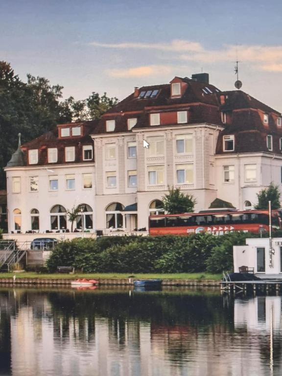 See Schlosshotel Am Kellersee Eutin Extérieur photo