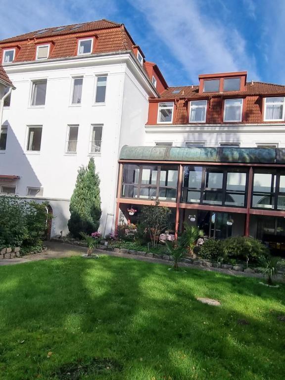 See Schlosshotel Am Kellersee Eutin Extérieur photo