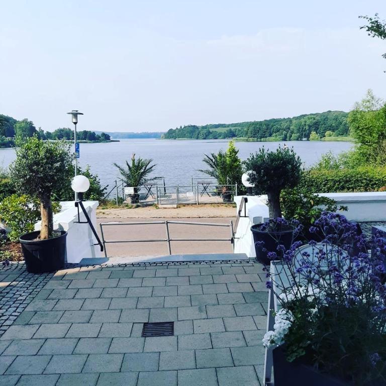 See Schlosshotel Am Kellersee Eutin Extérieur photo